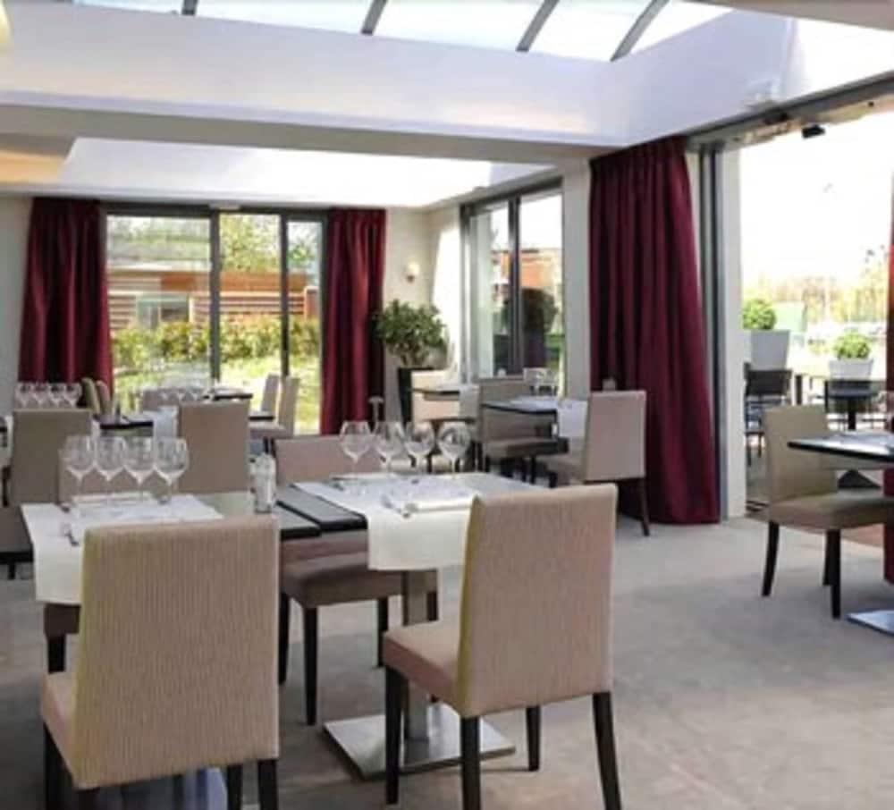 Le Relais De La Malmaison, A Member Of Radisson Individuals Rueil-Malmaison Exterior foto