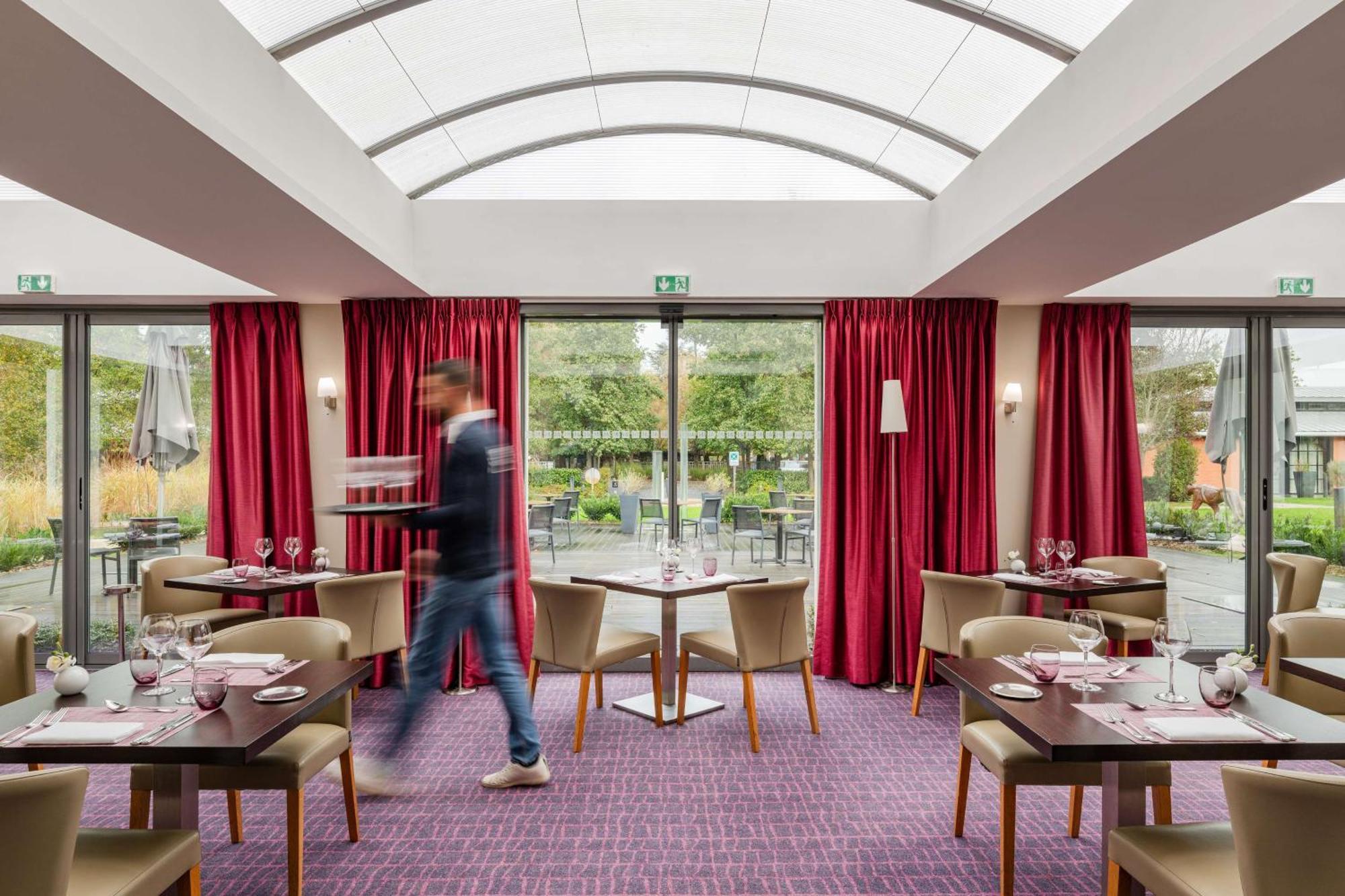 Le Relais De La Malmaison, A Member Of Radisson Individuals Rueil-Malmaison Exterior foto